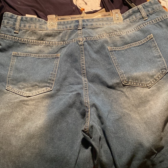 SHEIN Distressed Plus Size Boyfriend Jeans - Picture 2 of 3